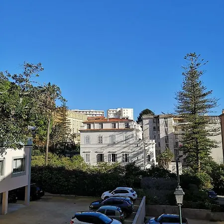 Familial Dans Le Triangle Dor Ajaccio * Ajaccio (Corsica)